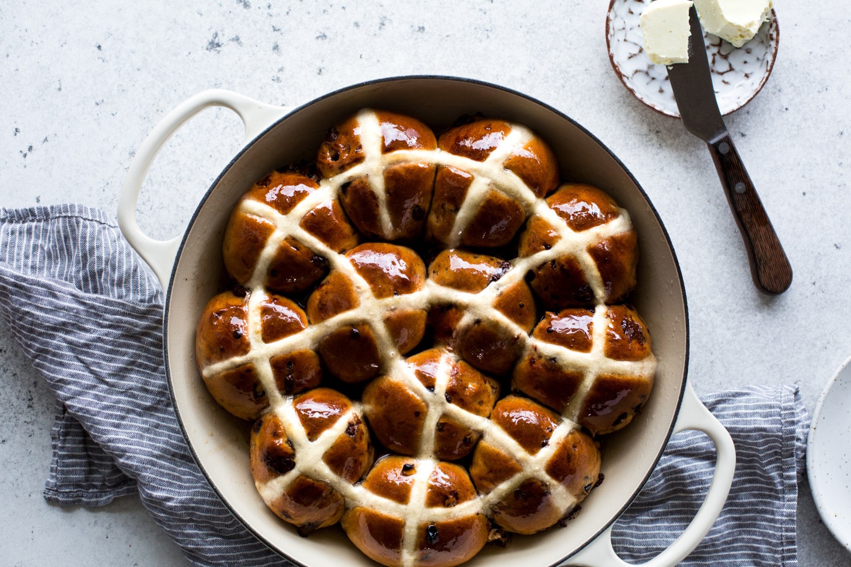 Easter Recipe: Vegan Earl Grey Hot Cross Buns