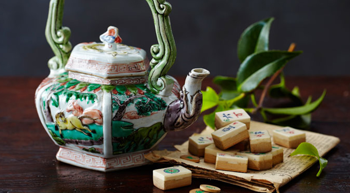 A GREEN POT FOR A GREEN TEA